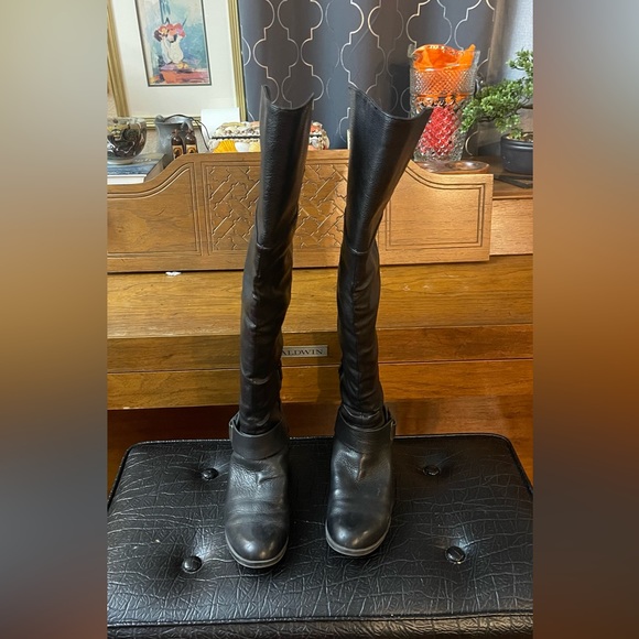 Woman Aldo High Knee Boots size 6 - Picture 2 of 2